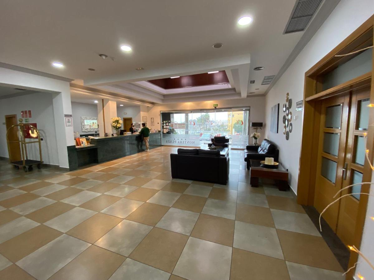 蒙特拉广场酒店 洛斯巴里奥斯 外观 照片